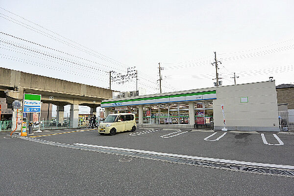 画像17:ファミリーマート 星田駅東店（613m）