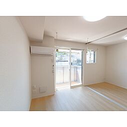 ネオ・アコール 1階1LDKのリビング/ダイニング