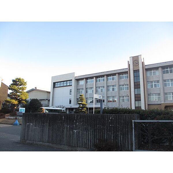画像26:高校・高専「長野県飯田OIDE長姫高校まで1422ｍ」