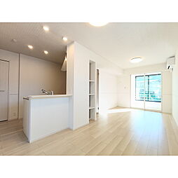 オンザロード　A 1階1LDKのリビング/ダイニング