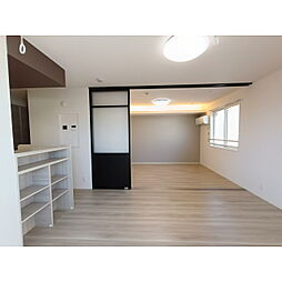 トリシア東口 2階1LDKのリビング/ダイニング