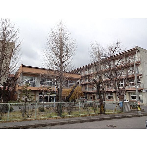 画像28:中学校「長野市立川中島中学校まで1196ｍ」学区はご確認ください。