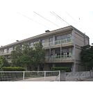 小学校「上田市立東小学校まで1598ｍ」