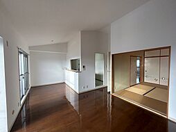 ライオンズステーションプラザ近江八幡壱番館 8階3LDKのリビング/ダイニング