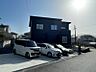 駐車場：車は並列3台以上可能です。