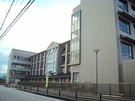 彦根市立東中学校(1900m)