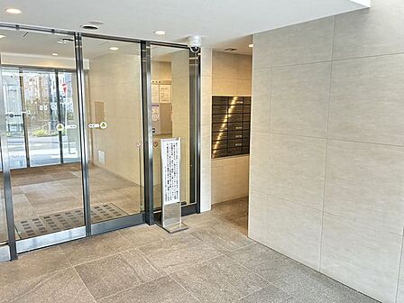 掃除の行き届いた綺麗なエントランス