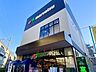 周辺：マルエツ武蔵新城店 生鮮食品を中心に、惣菜やベーカリー、日配品、日用品まで幅広く揃うスーパーマーケット。鮮度や品質にこだわった品揃えで、毎日の食卓を豊かに彩る身近な買い物スポットです。 780m