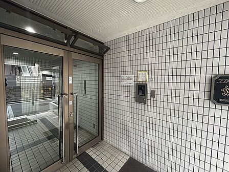 安心感のあるオートロック付きマンションです。