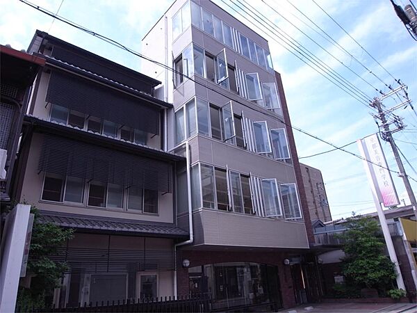 画像18:京都美容専門学校（759m）