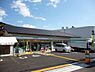 周辺：ファミリーマート 妙心寺駅前店（622m）