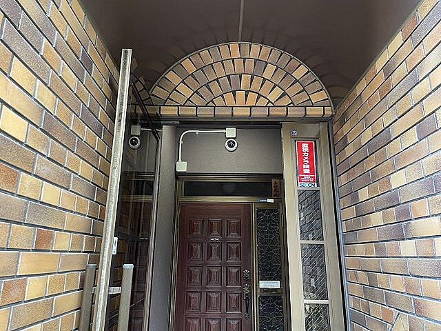 4 / 17
