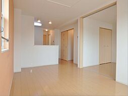 JR東北本線 小山駅 バス11分 雨ヶ谷新田北下車 徒歩4分の賃貸アパート 2階2LDKのリビング/ダイニング