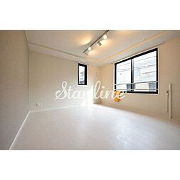 グローリオシェルト神宮前 201 2階1LDKのリビング/ダイニング