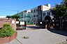 周辺：松栄小学校 580m