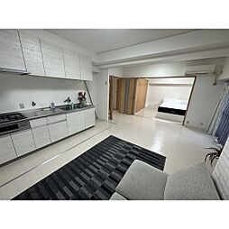 三旺マンション第3新栄 2階3LDKのリビング/ダイニング