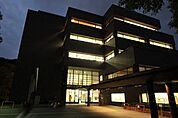 愛知芸術文化センター愛知県図書館 846m
