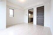 白い内装でお部屋が明るいですね