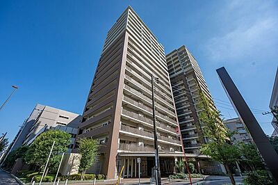 外観：【外観】総戸数256戸のビックコミュニティ。上品な佇まいのマンションです。