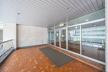 【エントランス】管理形態全部委託のため、管理体制良好です。