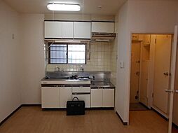 レオドール府中 102 1階2DKのリビング/ダイニング