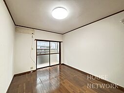 京阪本線 出町柳駅 バス7分 銀閣寺道下車 徒歩4分の賃貸アパート 1階1Kのリビング/ダイニング