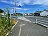 外観：前面道路含む現地