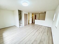 川口市南前川1丁目 全2棟