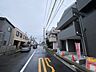 外観：落ち着いた佇まいが街並みに溶け込む、穏やかな周辺環境に佇む住まい