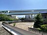 その他：空が広く見渡せる開放的なロケーションで、街の利便性と穏やかな環境が調和する心地よい場所です。