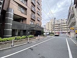 7 / 37