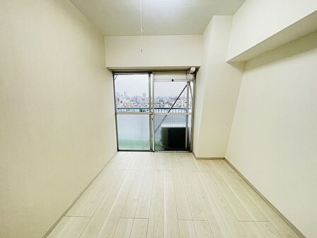 洋室は子供部屋にもちょうどいいサイズ感。 ※空室時の写真です。