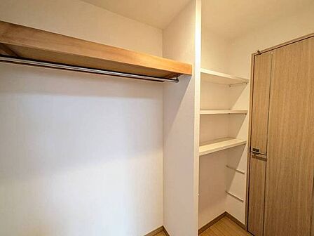 ウォークインクロゼットのある住まいで収納上手な生活。