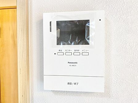■ TVモニタ付インタホンでセキュリティ面にも配慮 ■