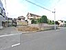 外観：前面道路含む現地写真 