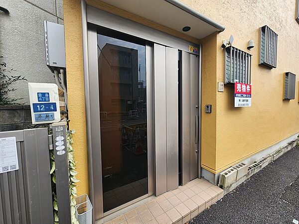 玄関を拡大表示