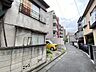 外観：前面道路含む外観