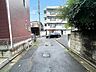 外観：前面道路含む現地写真(現状古家付き) 