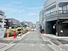 外観：前面道路含む現地写真 
