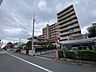 外観：落ち着いた佇まいが周囲の街並みに溶け込む安心感のある外観デザイン