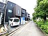 外観：前面道路含む現地写真 