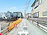 外観：前面道路含む現地写真 
