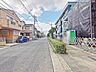 外観：前面道路含む現地写真 