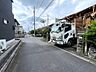 外観：前面道路含む現地写真 