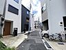 外観：前面道路含む外観