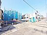 外観：前面道路含む現地外観