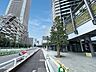 外観：前面道路含む現地写真 