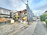 外観：前面道路含む現地写真 