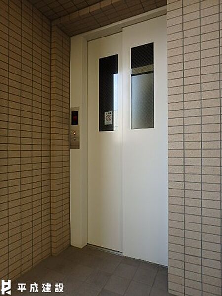 画像18:エレベーター
