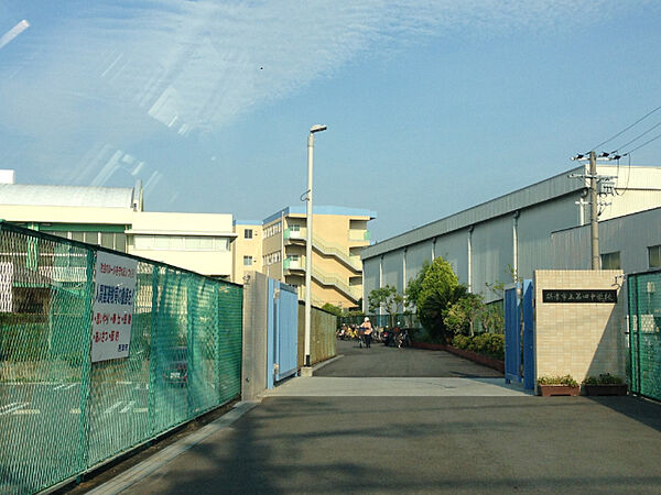 画像18:中学校「摂津市立第四中学校まで1380m」